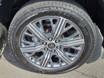 2024 Toyota Sequoia SR5 4WD (SE)