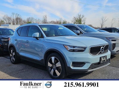 2019 Volvo XC40 T5 AWD Momentum