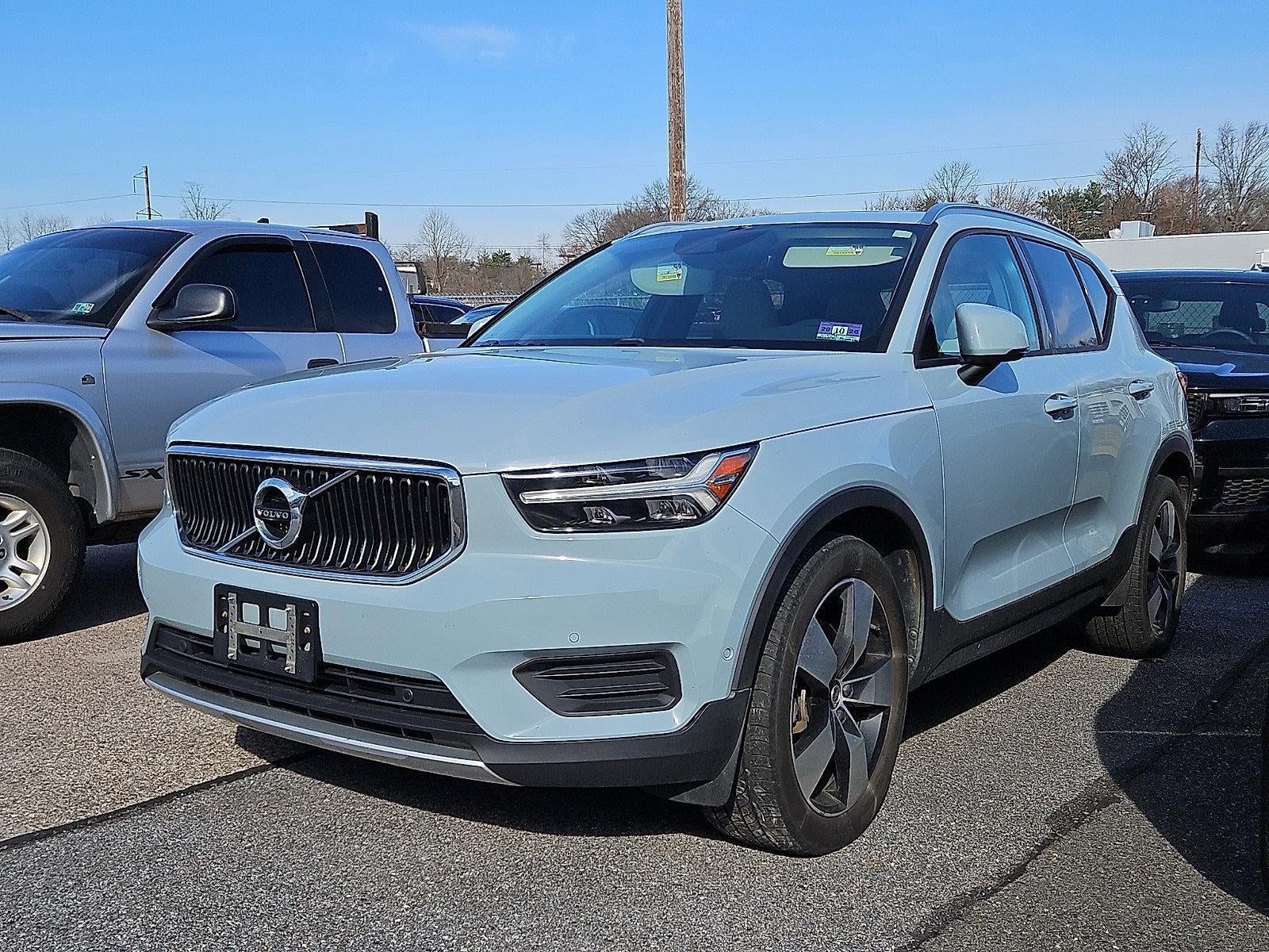 2019 Volvo XC40 T5 AWD Momentum