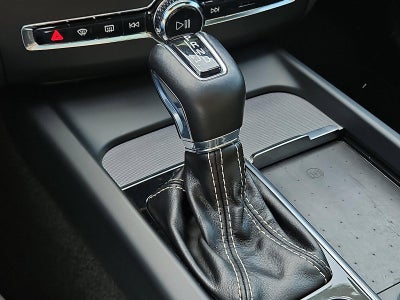 2021 Volvo XC60 T6 AWD R-Design