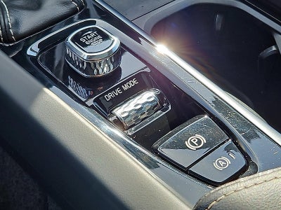 2021 Volvo XC60 T6 AWD R-Design