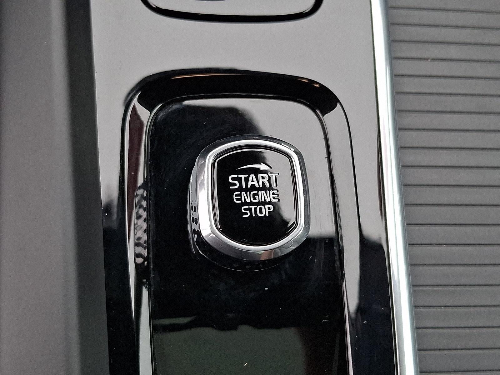 2024 Volvo XC60 B5 AWD Core Dark Theme