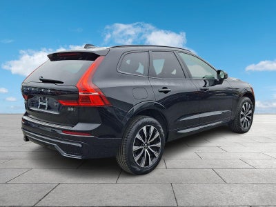 2024 Volvo XC60 B5 AWD Core Dark Theme