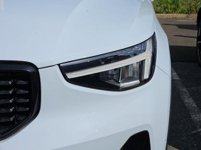 2024 Volvo XC40 B5 AWD Plus Dark Theme