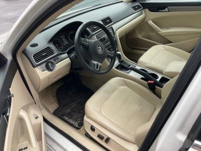 2014 Volkswagen Passat 4dr Sdn 1.8T Auto SE PZEV