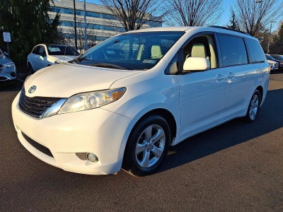 2012 Toyota Sienna 5dr 7-Pass Van V6 LE AAS FWD (Natl)