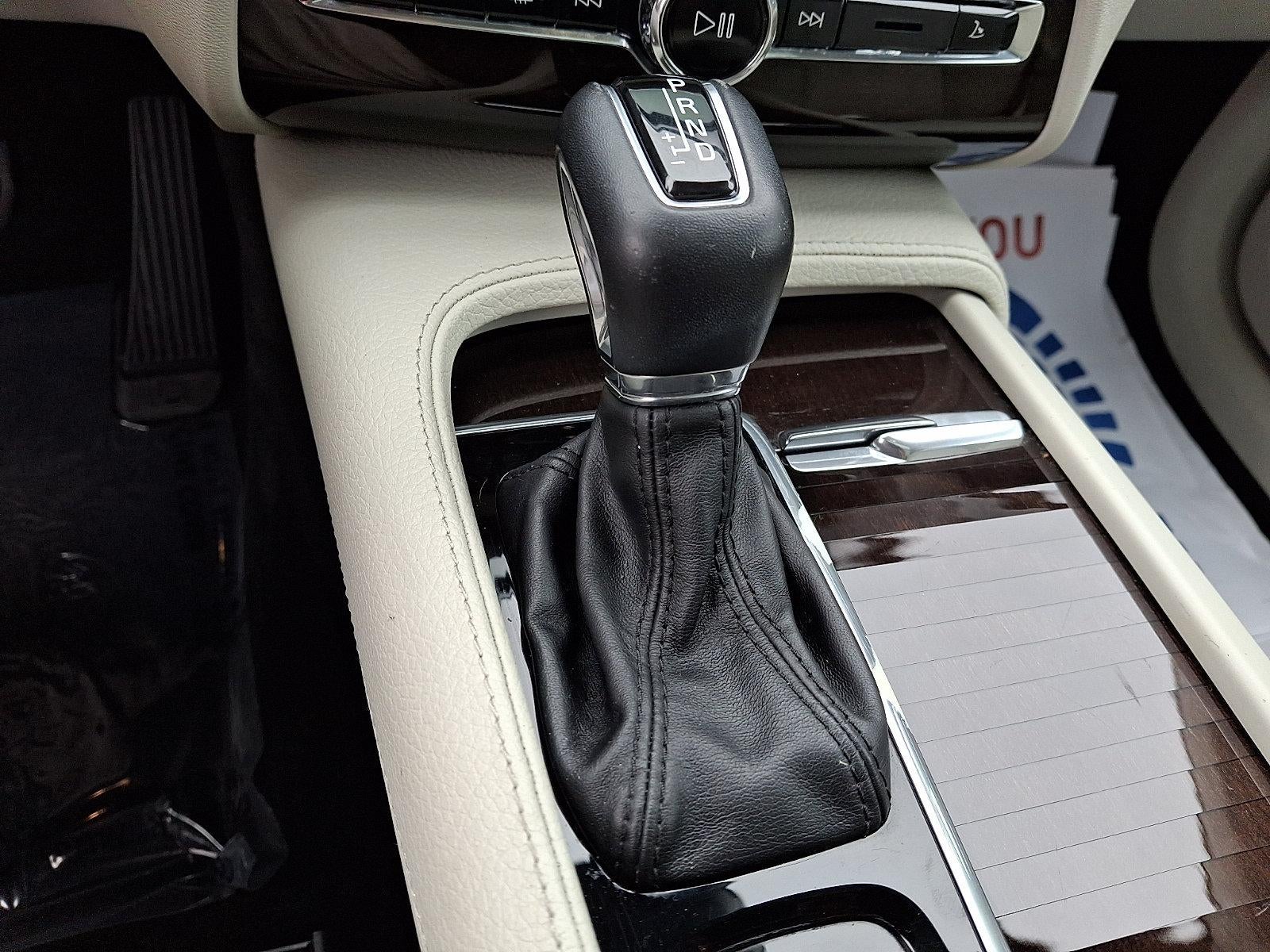 2019 Volvo XC90 T6 AWD Momentum