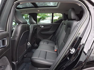 2023 Volvo XC40 B5 AWD Plus Dark Theme