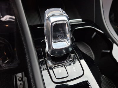 2023 Volvo XC40 B5 AWD Plus Dark Theme