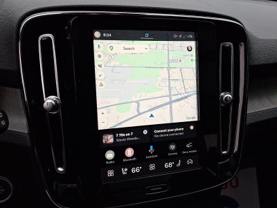 2023 Volvo XC40 B5 AWD Plus Dark Theme
