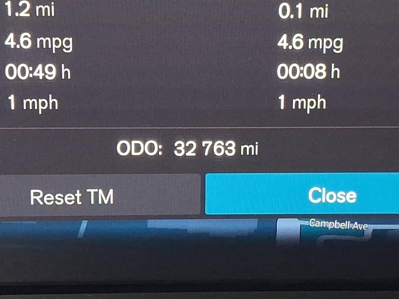 2023 Volvo XC40 B5 AWD Plus Dark Theme