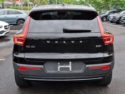 2023 Volvo XC40 B5 AWD Plus Dark Theme