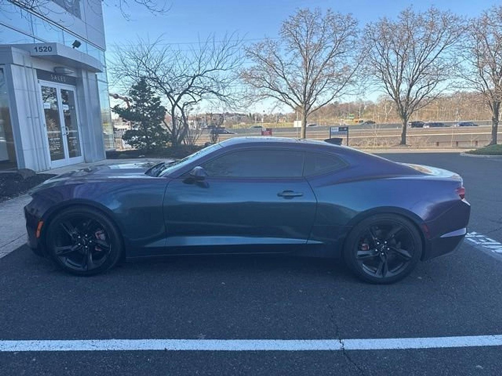 2021 Chevrolet Camaro 2dr Coupe 2LT