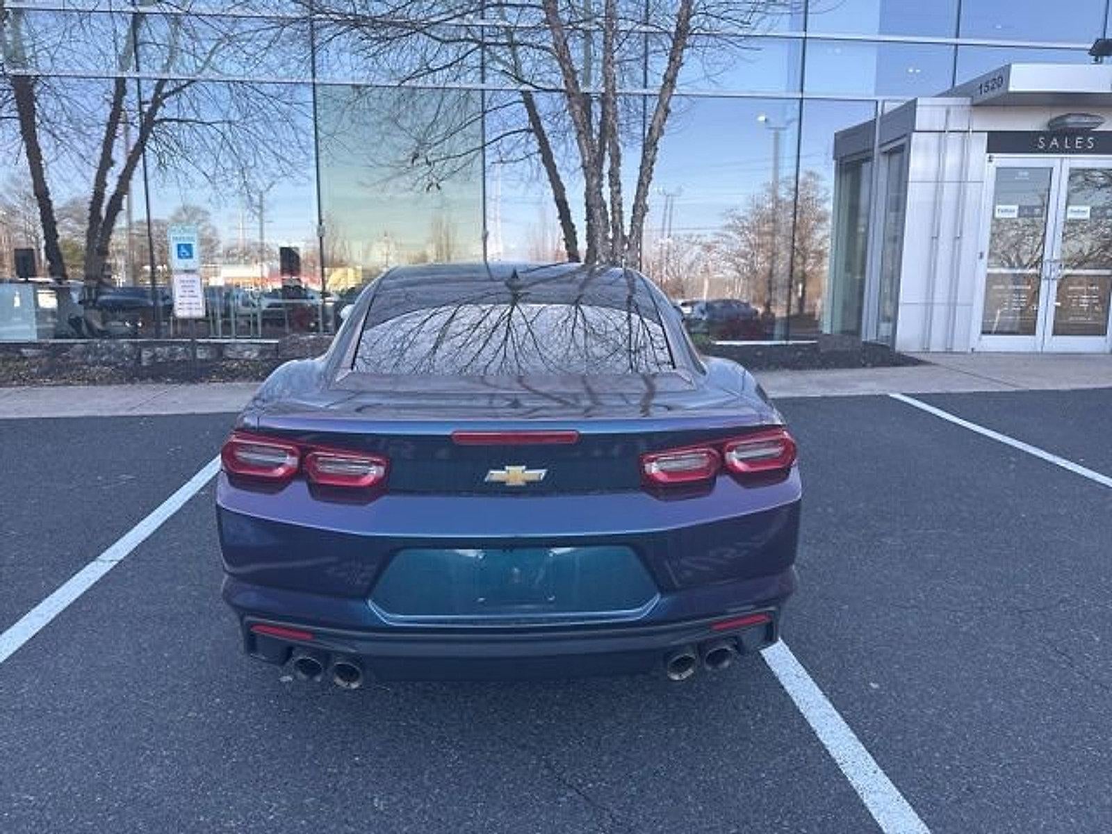 2021 Chevrolet Camaro 2dr Coupe 2LT