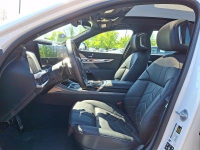2025 BMW 740i xDrive Sedan