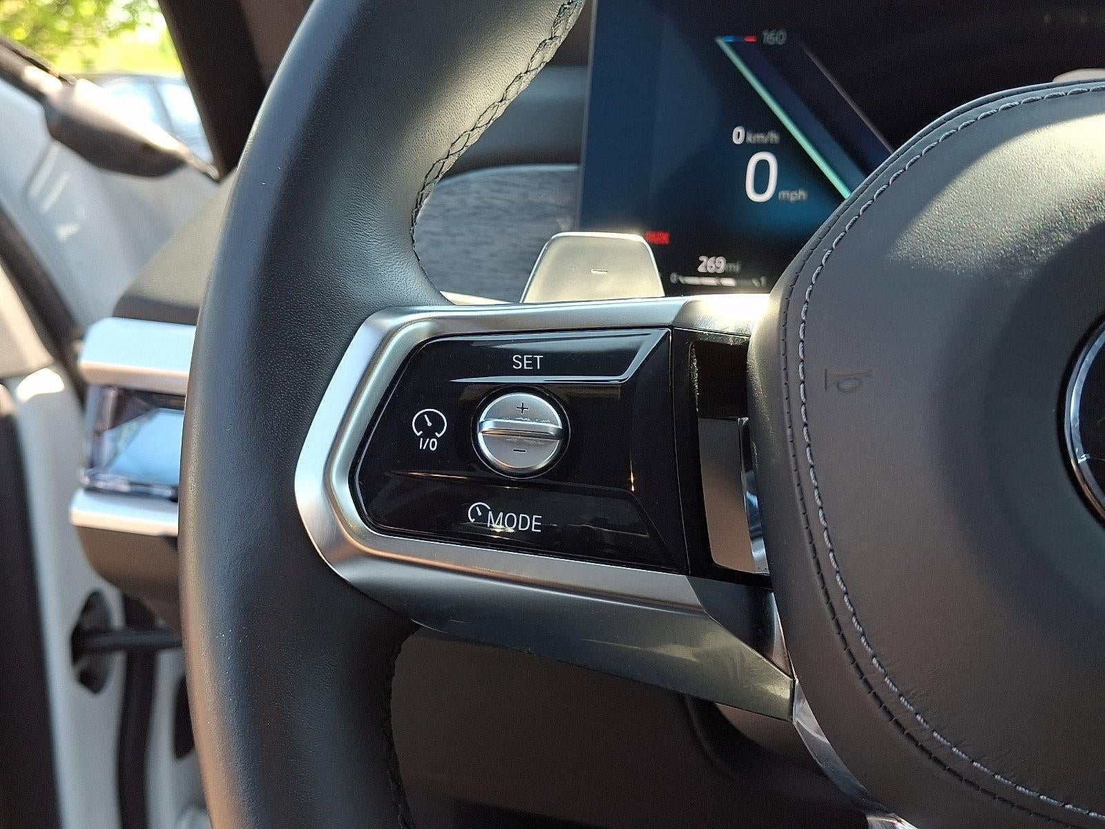 2025 BMW 740i xDrive Sedan