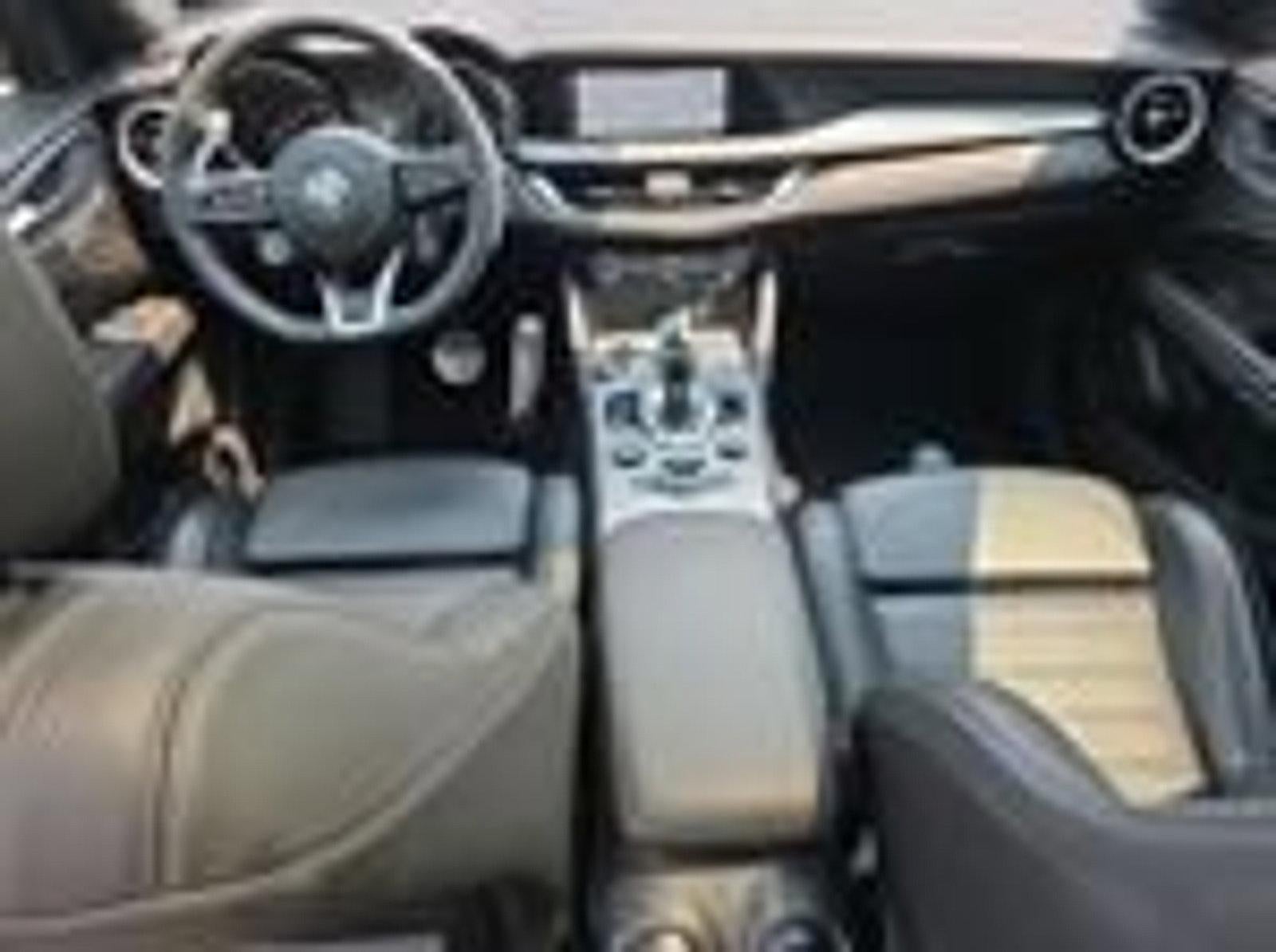 2023 Alfa Romeo Stelvio Veloce AWD