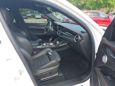 2023 Alfa Romeo Stelvio Estrema AWD