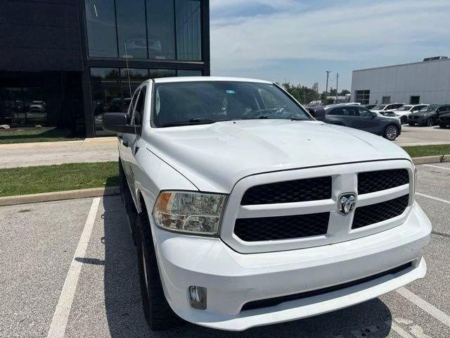 2015 RAM 1500 4WD Crew Cab 5.7 Ft Box Express