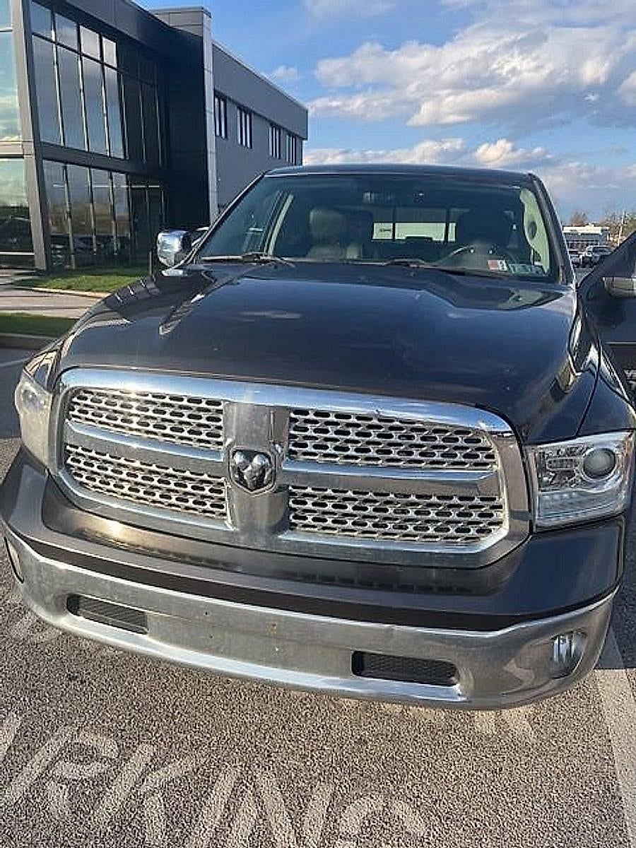 2016 RAM 1500 4WD Crew Cab 5.7 Ft Box Laramie