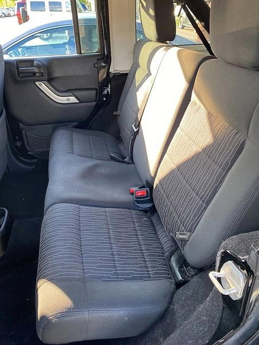 2011 Jeep Wrangler Unlimited 4WD 4dr Sahara