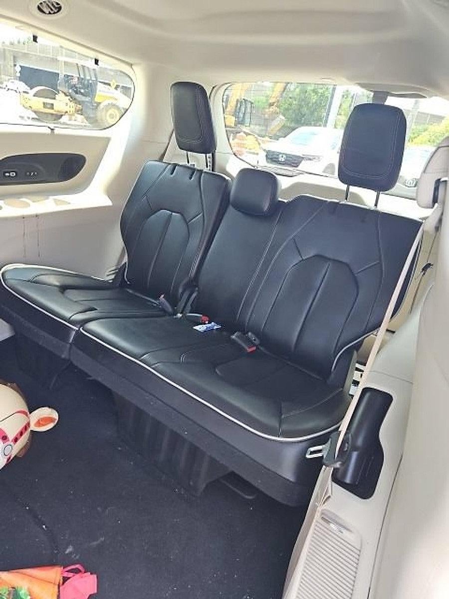 2022 Chrysler Pacifica Limited AWD