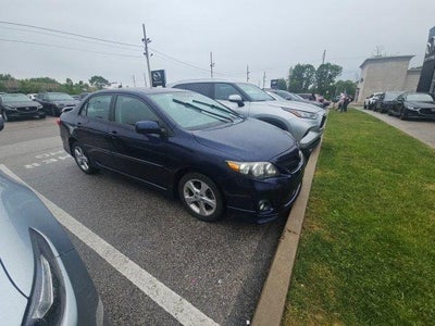 2013 Toyota Corolla 4dr Sdn Auto S (Natl)