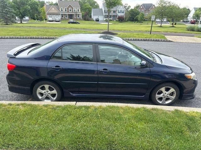 2013 Toyota Corolla 4dr Sdn Auto S (Natl)