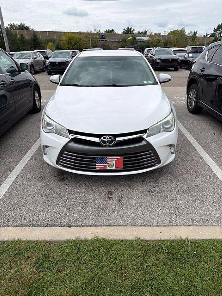 2015 Toyota Camry 4dr Sdn I4 Auto LE (SE)
