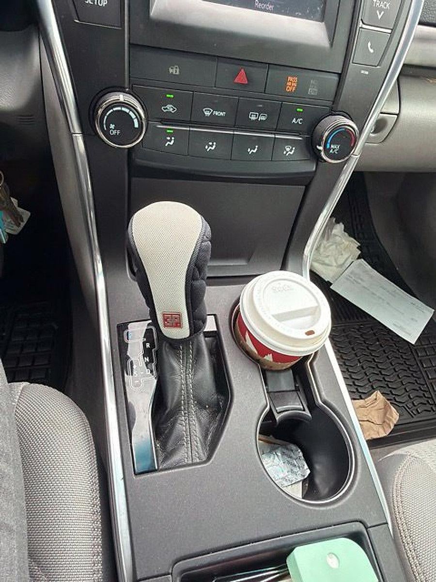 2015 Toyota Camry 4dr Sdn I4 Auto LE (SE)
