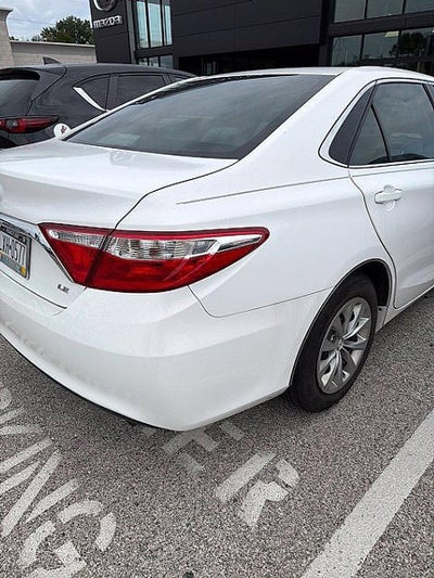 2015 Toyota Camry 4dr Sdn I4 Auto LE (SE)