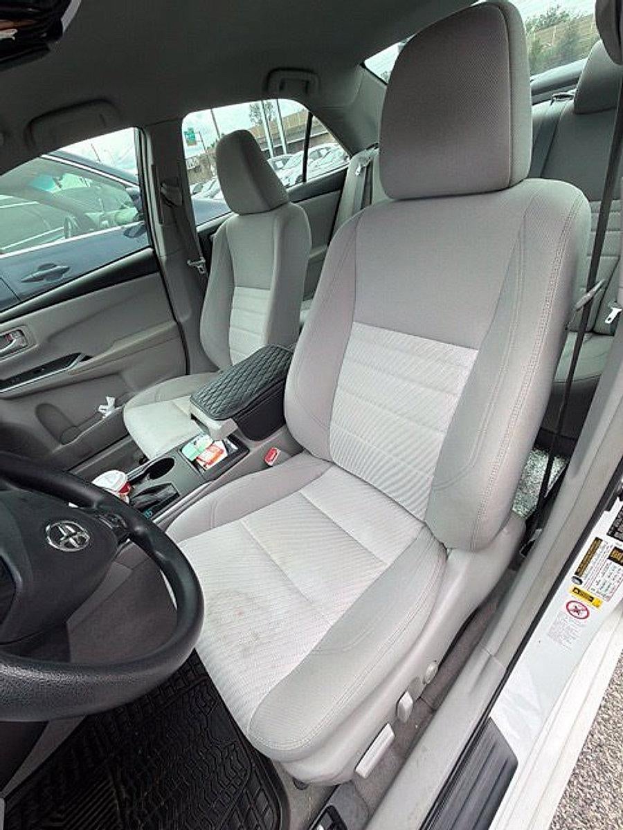2015 Toyota Camry 4dr Sdn I4 Auto LE (SE)
