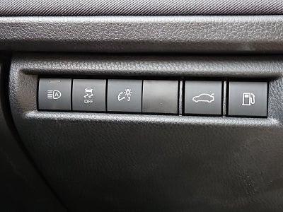 2025 Toyota Camry LE AWD (Natl)