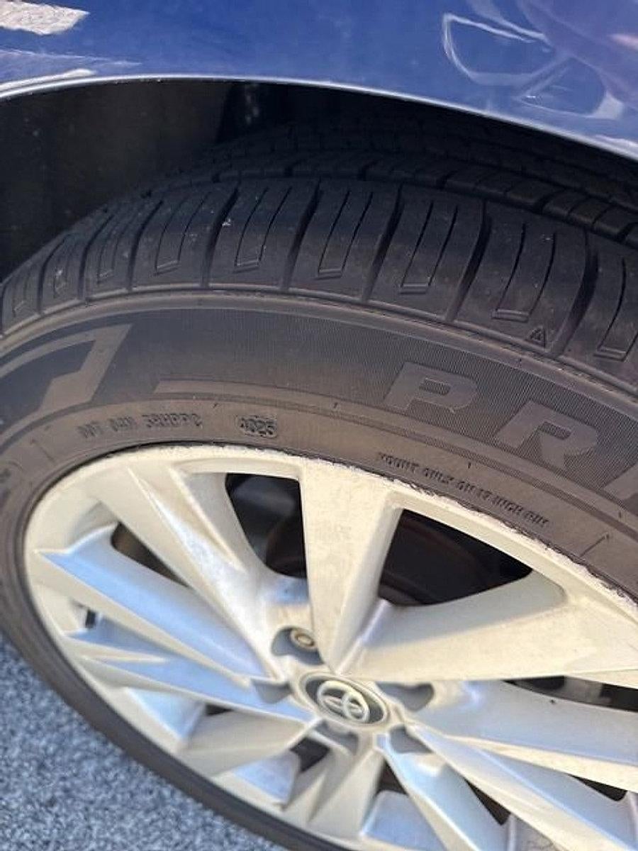 2023 Toyota Camry LE Auto (SE)