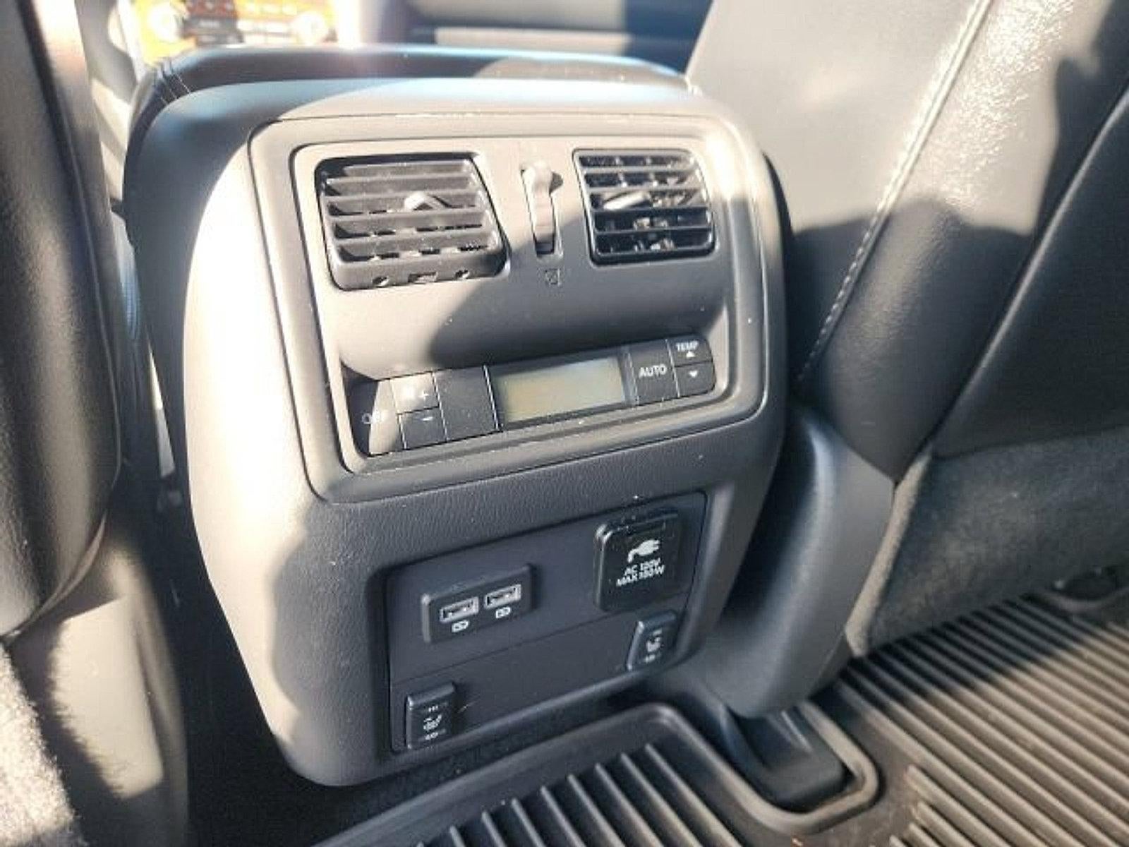 2017 Nissan Pathfinder 4x4 Platinum