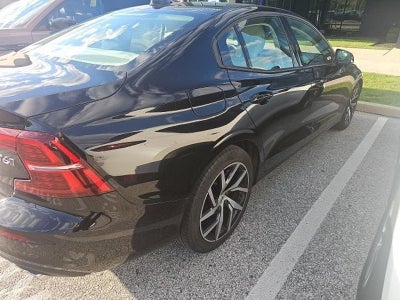 2020 Volvo S60 T6 AWD Momentum