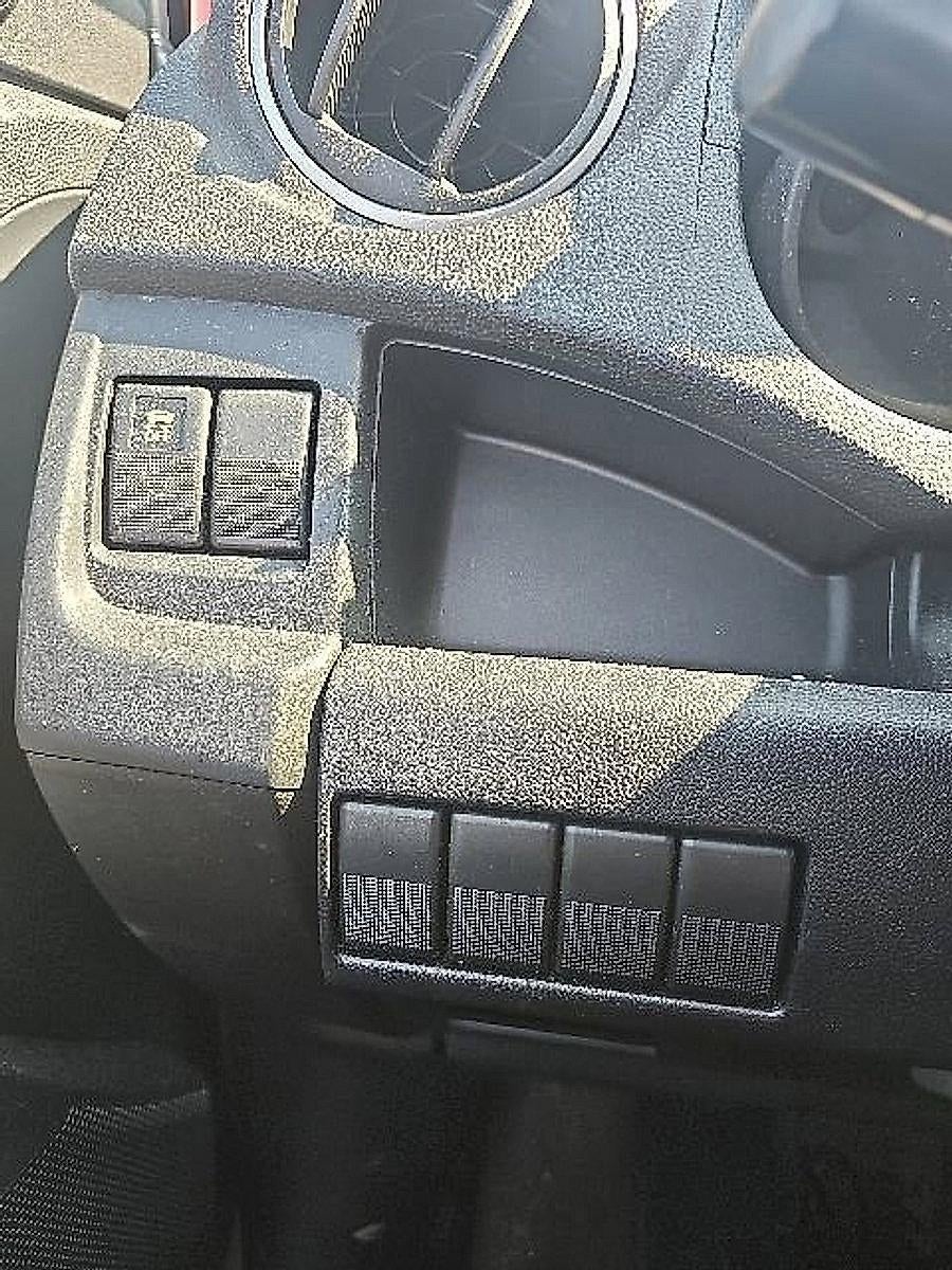 2013 Mazda Mazda5 4dr Wgn Auto Sport