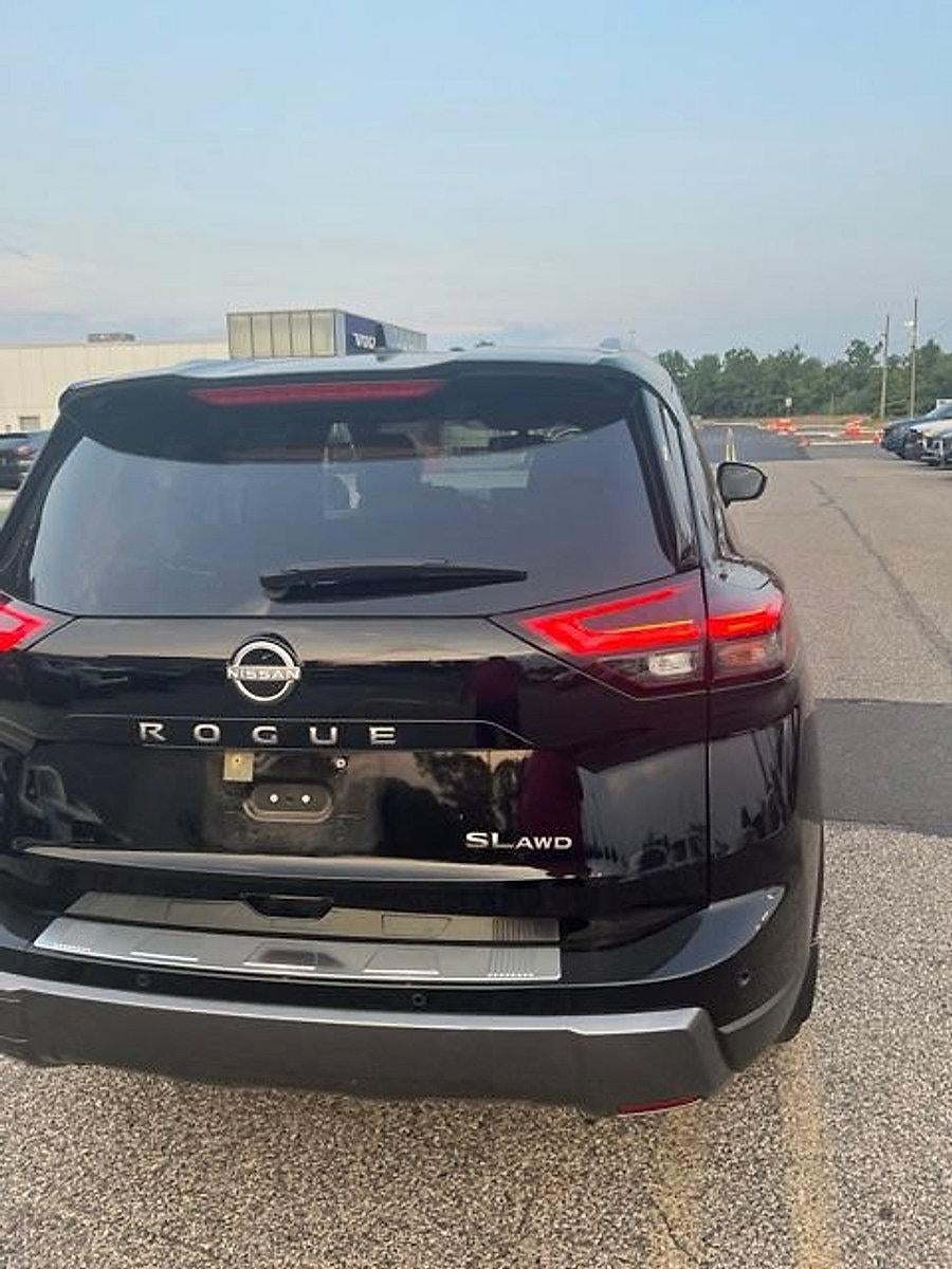 2025 Nissan Rogue AWD SL