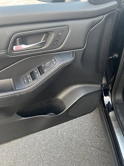 2025 Nissan Rogue AWD SL