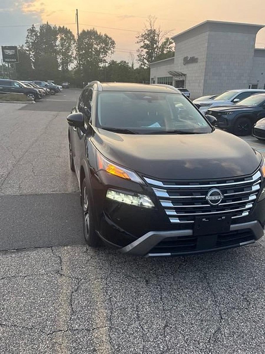 2025 Nissan Rogue AWD SL