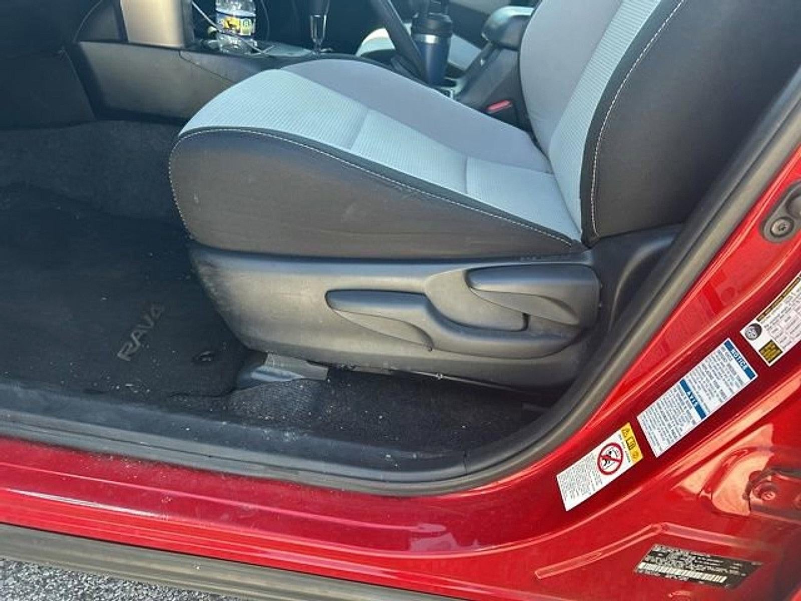 2017 Toyota RAV4 XLE AWD (Natl)