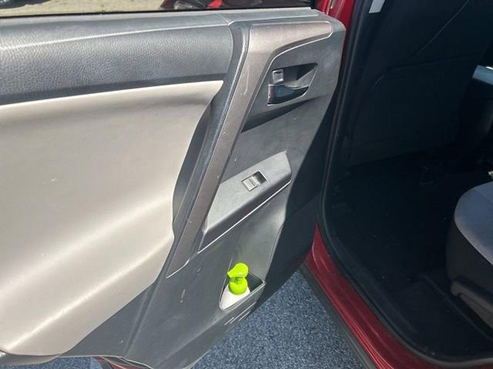 2017 Toyota RAV4 XLE AWD (Natl)