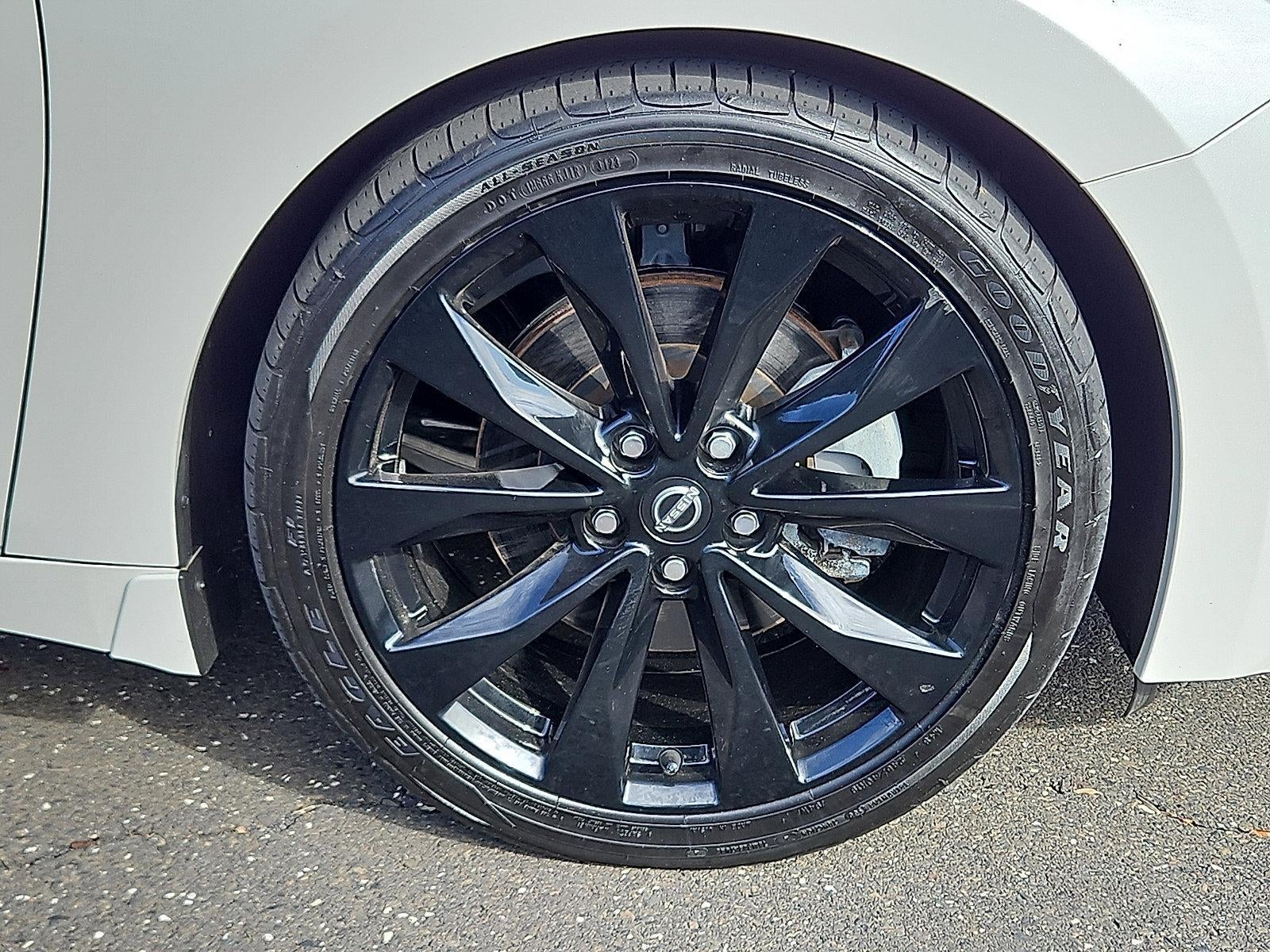 2023 Nissan Maxima SR