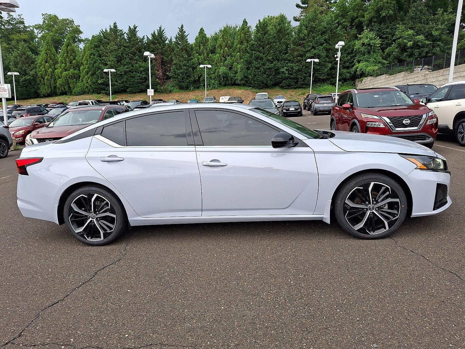2024 Nissan Altima SR