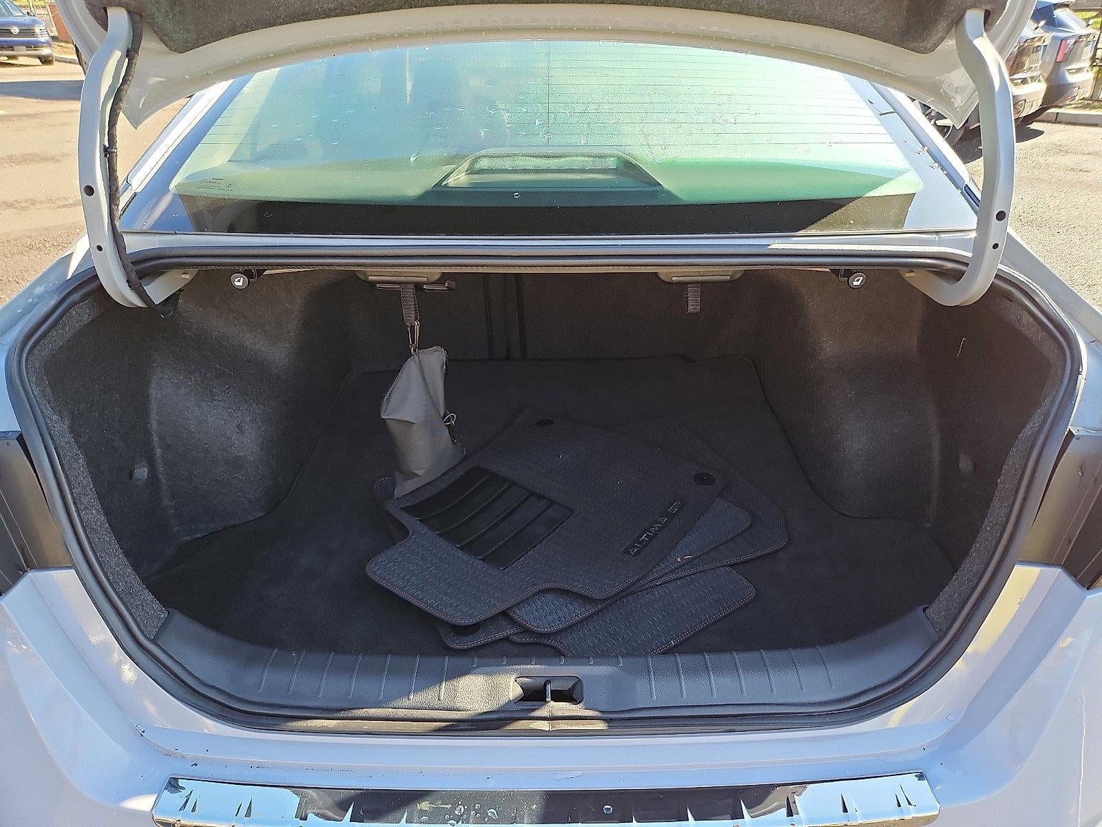 2023 Nissan Altima SR