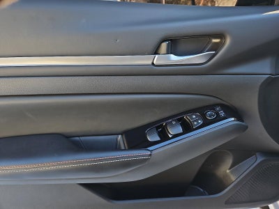 2024 Nissan Altima SR