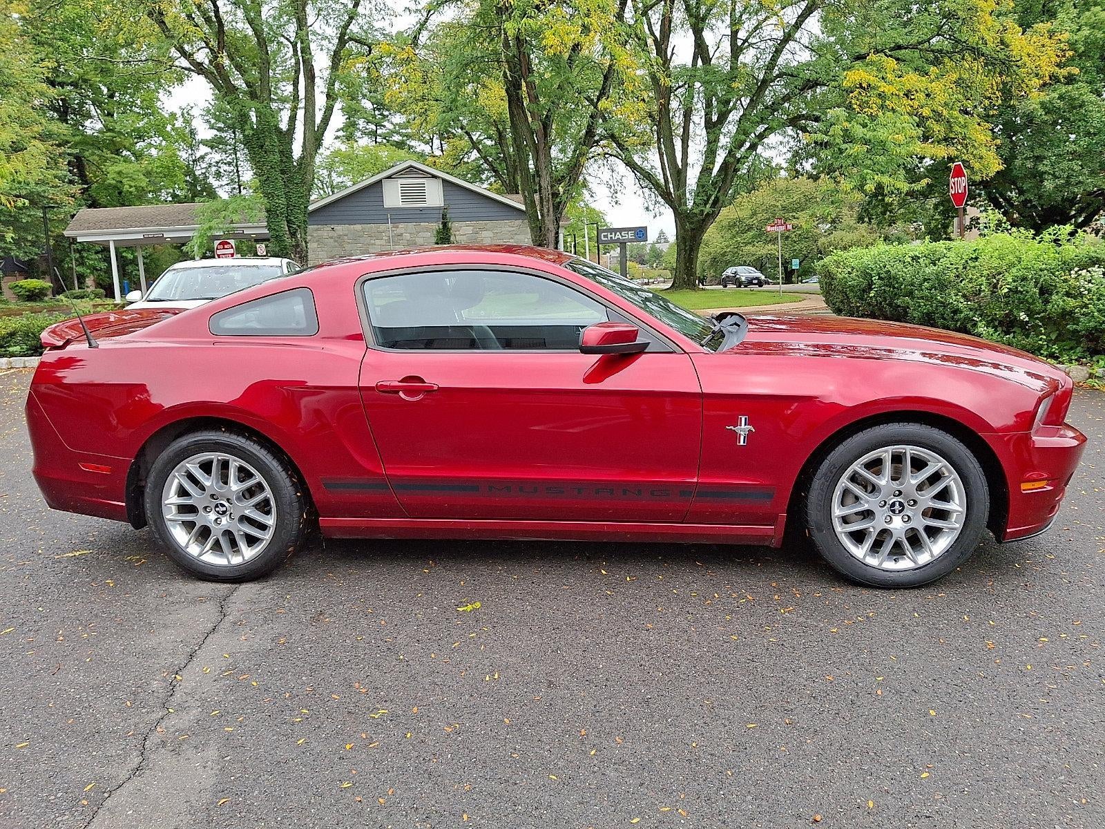 2014 Ford Mustang 2dr Cpe V6