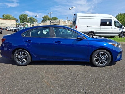 2023 Kia Forte LXS IVT