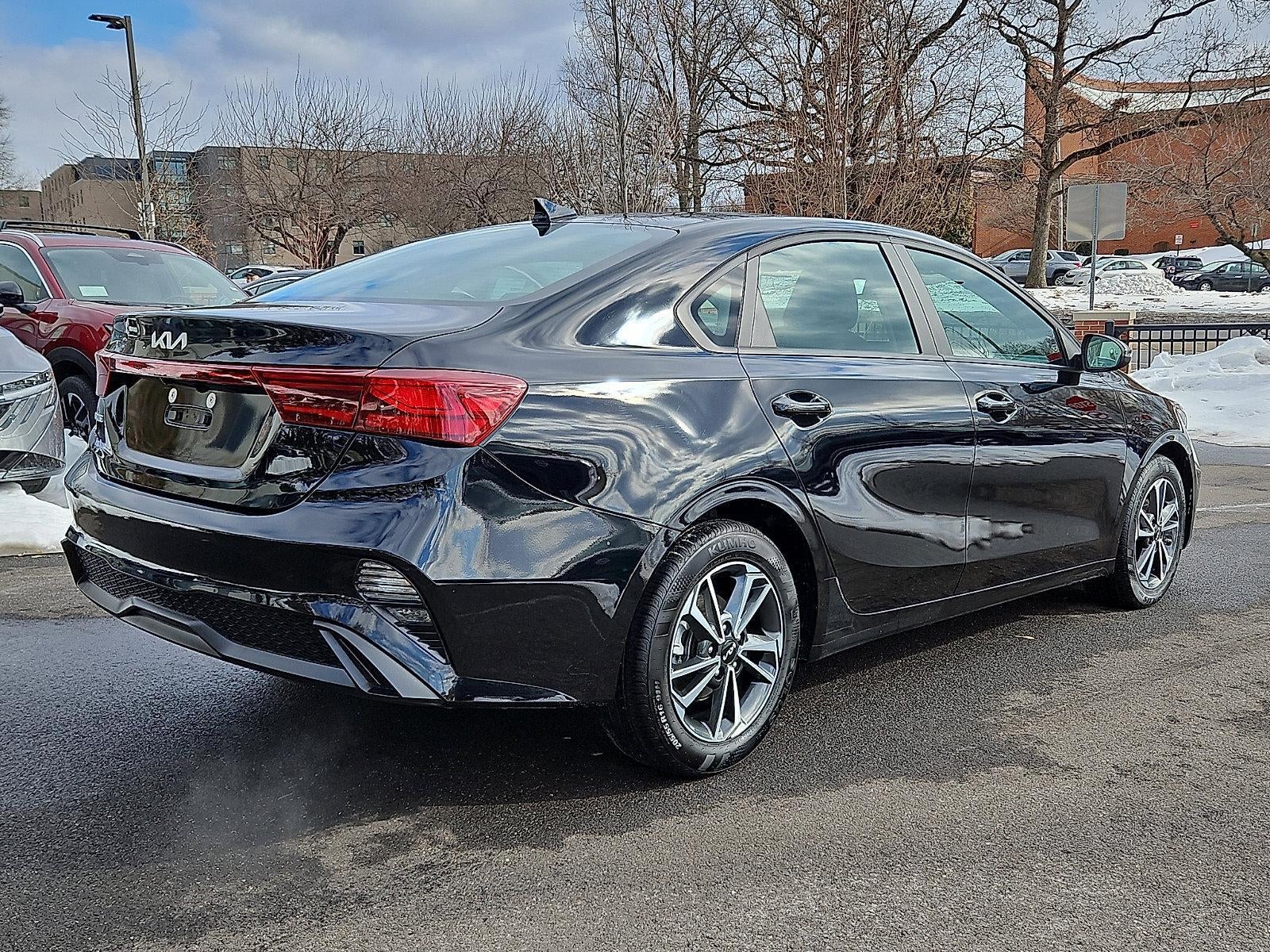 2024 Kia Forte LXS IVT