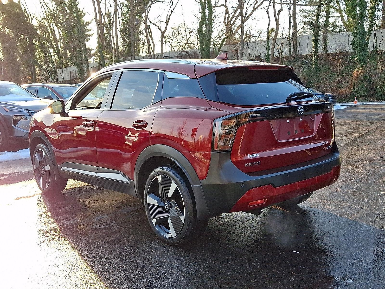 2025 Nissan Kicks SR